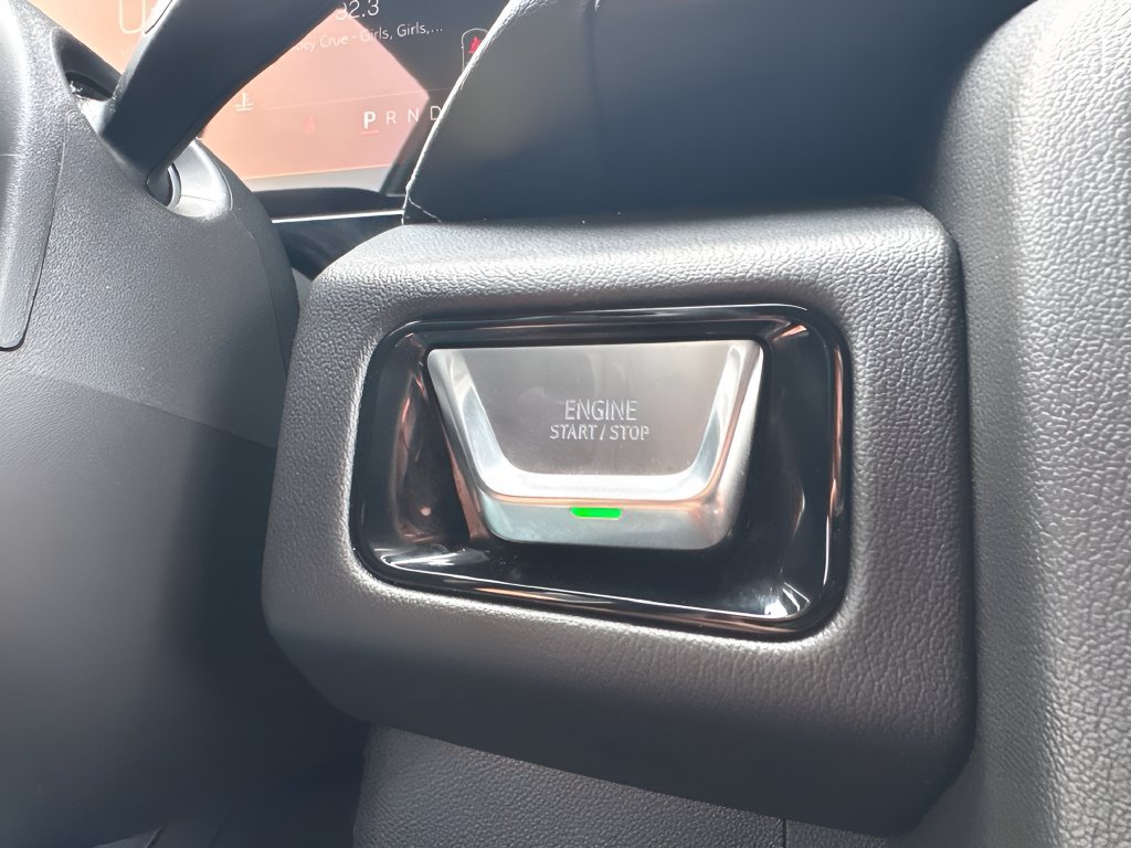Used 2025 GMC Yukon Denali RWD image 19