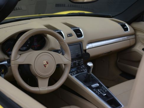 Used 2013 Porsche Boxster RWD image 16