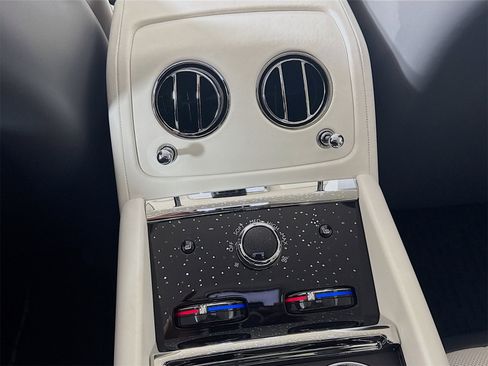 Certified 2025 Rolls-Royce Spectre image 24