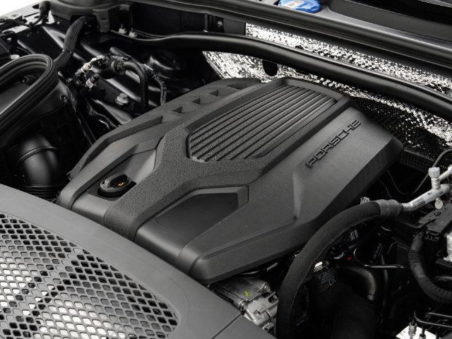 Certified 2026 Porsche Macan AWD/4WD image 29