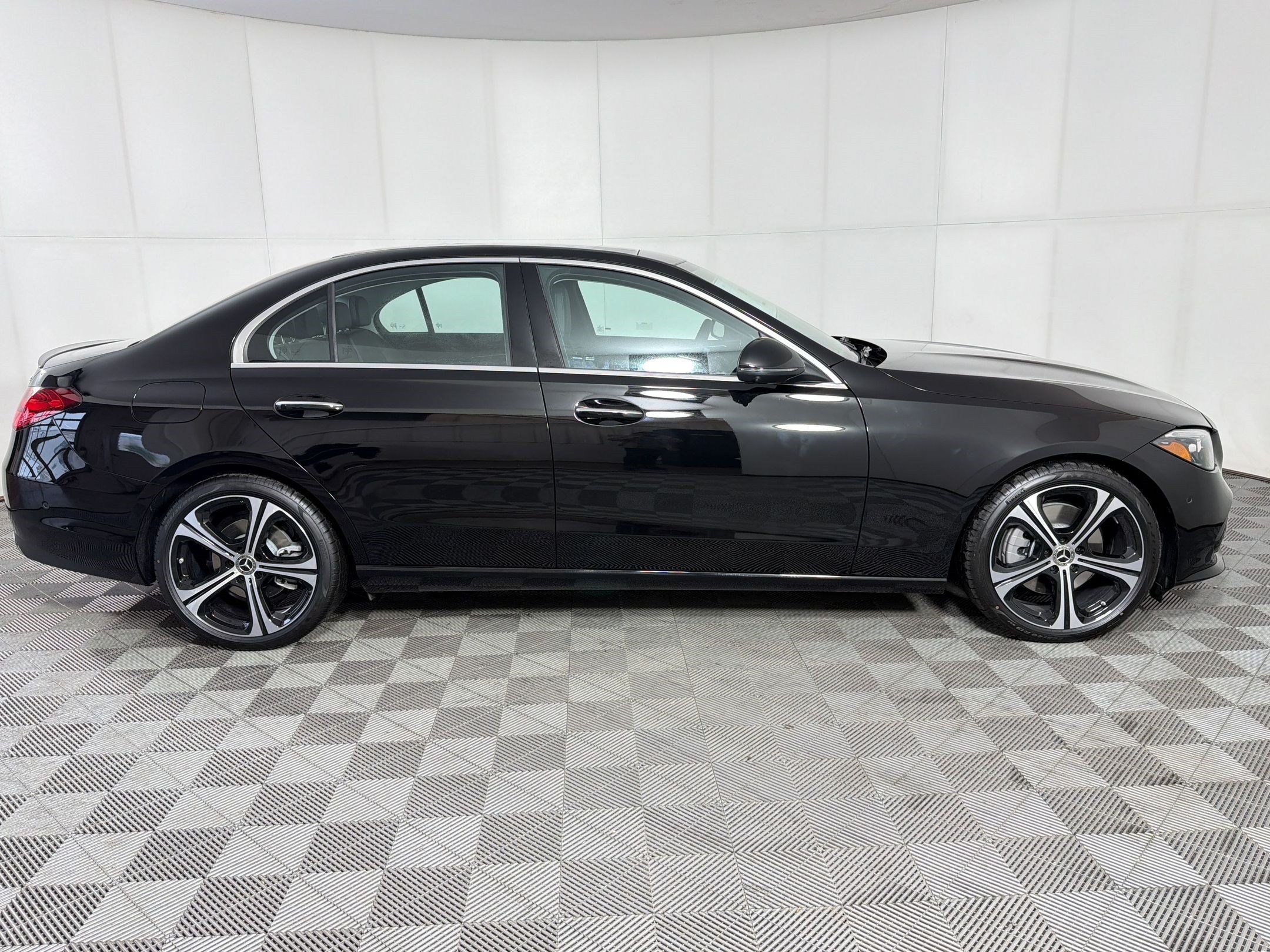 Used 2026 Mercedes-Benz C 300 4MATIC Sedan image 8
