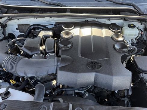 Used 2022 Toyota 4Runner SR5 Premium image 34