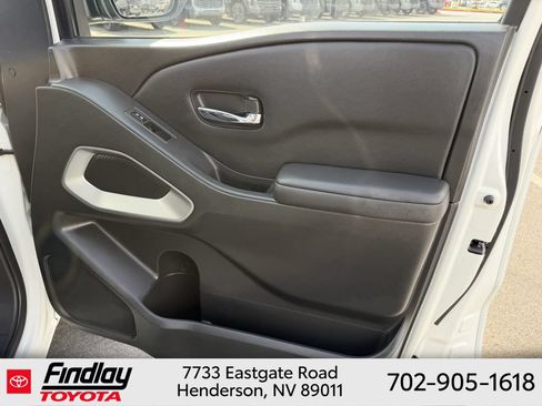 Used 2023 Nissan Frontier SV w/ Technology Package RWD image 16