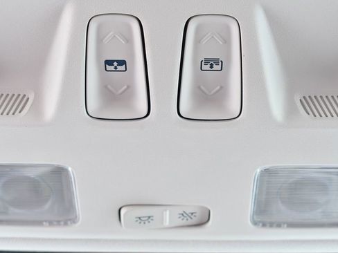 Used 2022 Ford Escape SE w/ SE Sport Appearance Package image 33