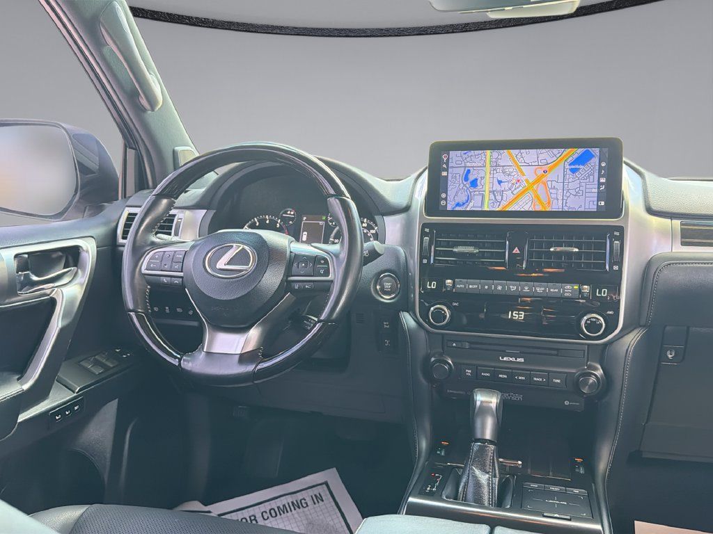 Used 2023 Lexus GX 460 Premium w/ Accessory Package AWD/4WD image 19