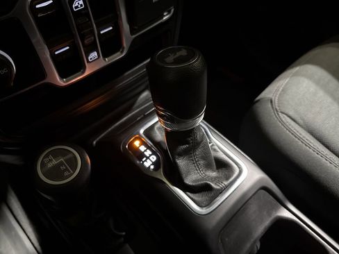 Used 2020 Jeep Wrangler Unlimited Sport S AWD/4WD image 17