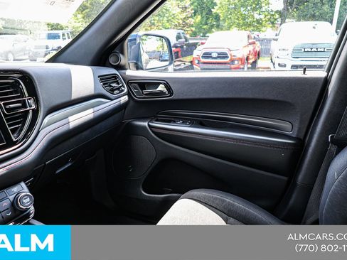 Used 2025 Dodge Durango GT RWD image 35