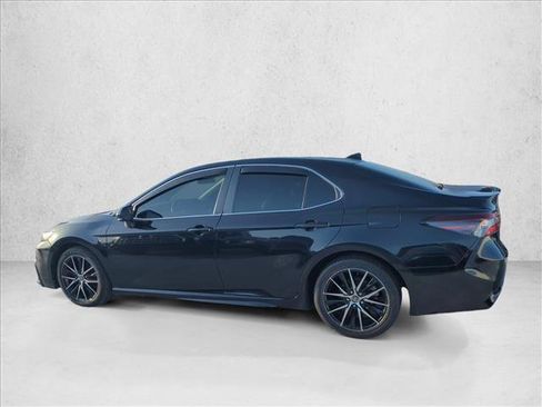 Used 2021 Toyota Camry SE FWD image 6