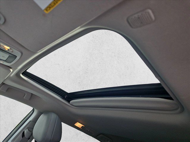 Used 2022 Toyota Sienna Limited FWD image 16