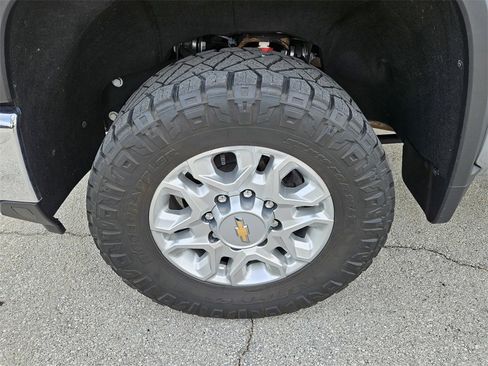 Used 2024 Chevrolet Silverado 2500 LT w/ All Star Edition image 38
