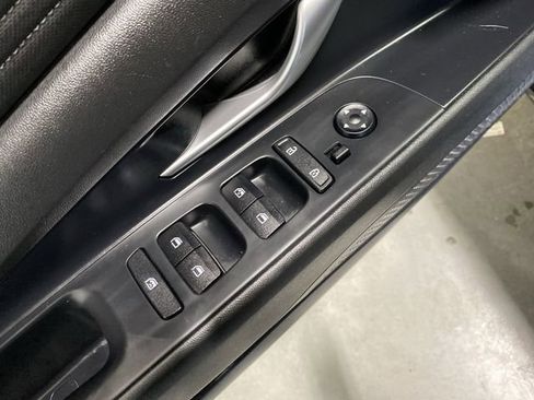 Used 2023 Hyundai Elantra SEL w/ Convenience Package image 29