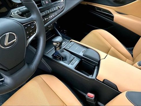 Used 2022 Lexus ES 350 w/ Premium Package FWD image 16