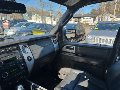 Used 2012 Ford Expedition Limited image 26