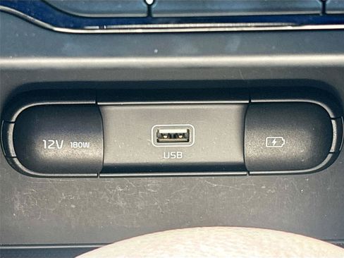 Used 2022 Kia Niro LX FWD image 16