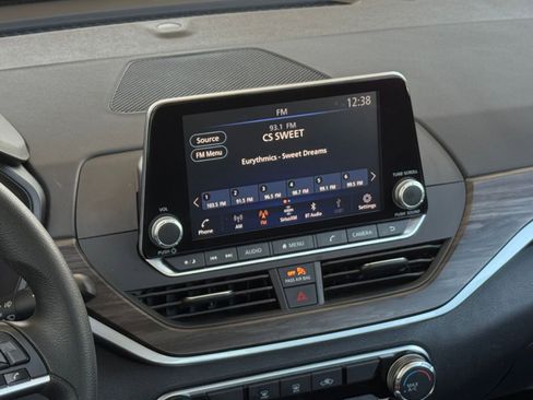 Used 2025 Nissan Altima 2.5 SV image 17