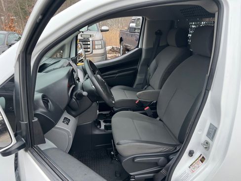 Used 2020 Nissan NV200 SV w/ Sliding Glass Door Package image 13
