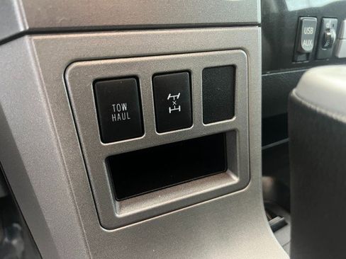 Used 2017 Toyota Sequoia Limited w/ Safety & Convenience Package AWD/4WD image 27