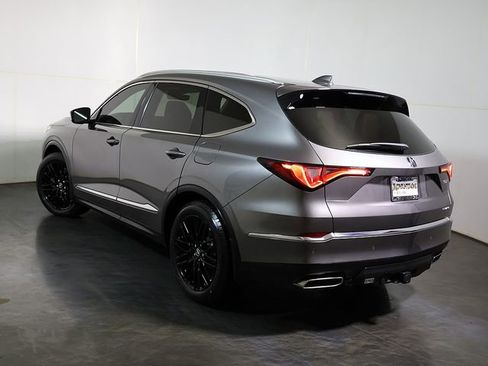Used 2022 Acura MDX SH-AWD w/ Advance Package image 2
