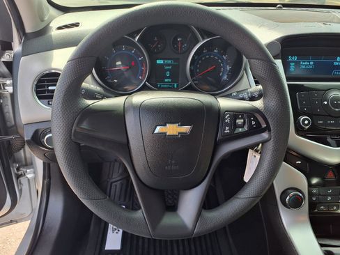 Used 2016 Chevrolet Cruze LS image 4
