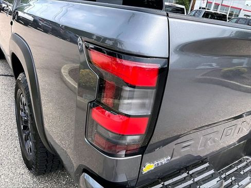 Used 2024 Nissan Frontier PRO-4X AWD/4WD image 32
