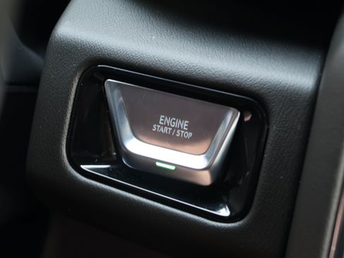 Used 2025 GMC Yukon Denali w/ Denali Reserve Package AWD/4WD image 24