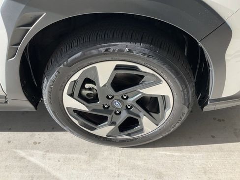 Used 2024 Subaru Crosstrek 2.5i Limited w/ Crosstrek Mirror Package image 25