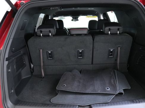 Used 2024 Chevrolet Traverse Z71 image 27