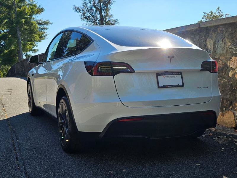 Used 2025 Tesla Model Y Long Range AWD/4WD image 13