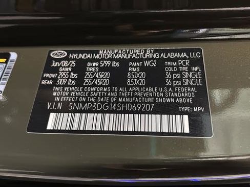 Used 2025 Hyundai Santa Fe Limited AWD/4WD image 29