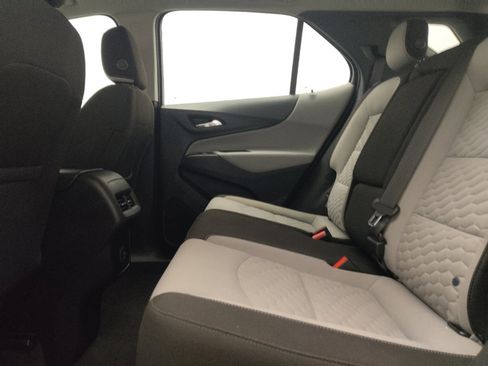 Used 2019 Chevrolet Equinox LS FWD image 18