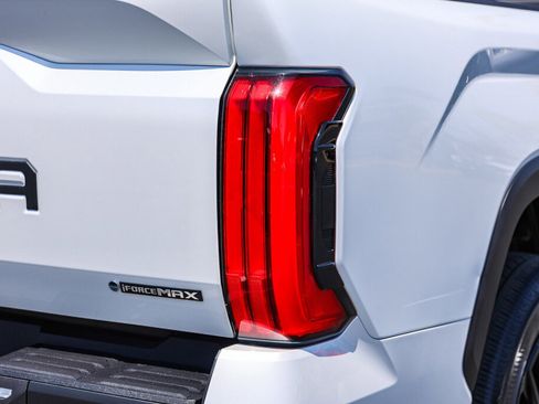 Certified 2025 Toyota Tundra Limited AWD/4WD image 26
