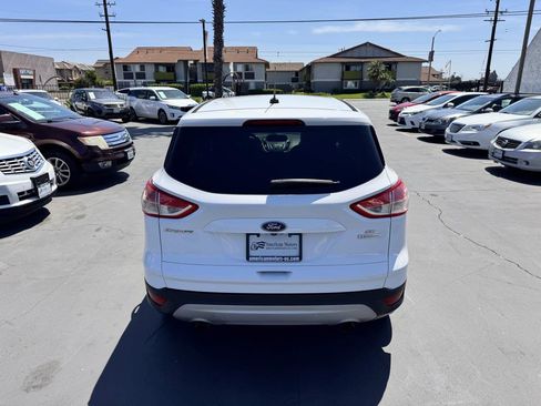 Used 2015 Ford Escape SE FWD image 4