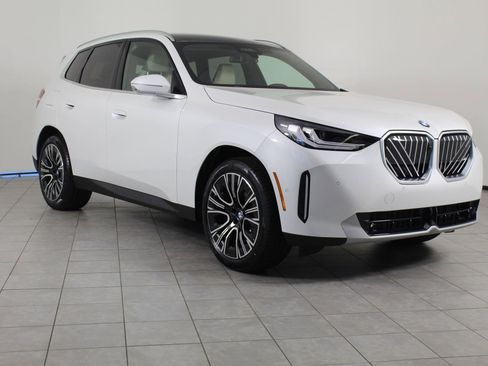 Used 2025 BMW X3 xDrive30i w/ Premium Package image 7