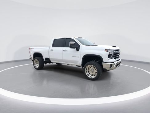 Used 2024 Chevrolet Silverado 2500 LTZ w/ LTZ Convenience Package AWD/4WD image 2