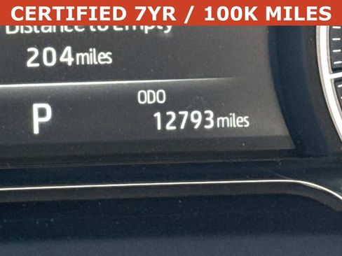 Used 2024 Toyota Venza LE image 28