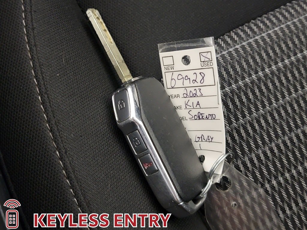 Used 2023 Kia Sorento LX AWD/4WD image 29