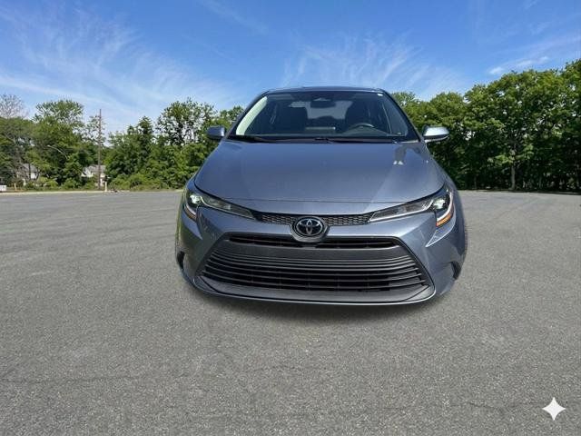 Used 2023 Toyota Corolla LE FWD image 3