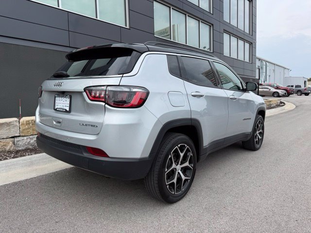 Used 2024 Jeep Compass Limited AWD/4WD image 3