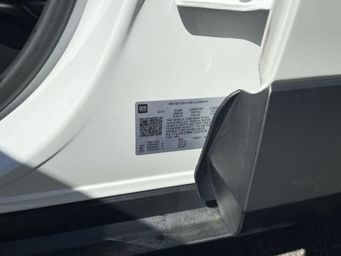 Used 2024 Chevrolet Trax LS w/ LS Convenience Package FWD image 30