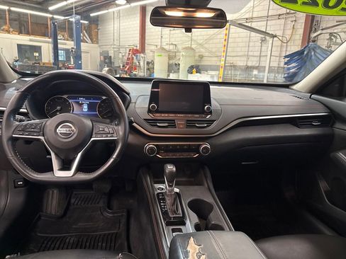 Used 2022 Nissan Altima 2.5 SR w/ Midnight Edition Package image 13