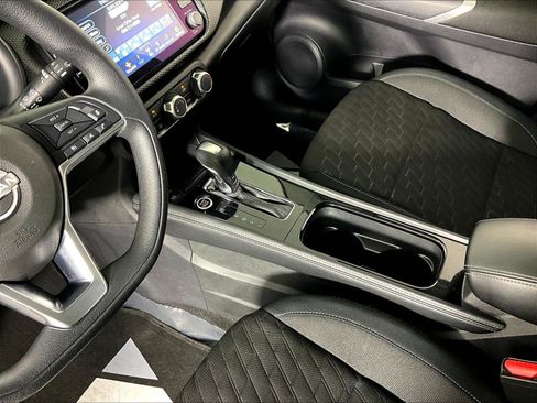 Used 2024 Nissan Kicks SV FWD image 18