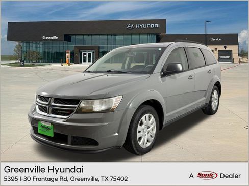 Used 2019 Dodge Journey SE FWD image 1