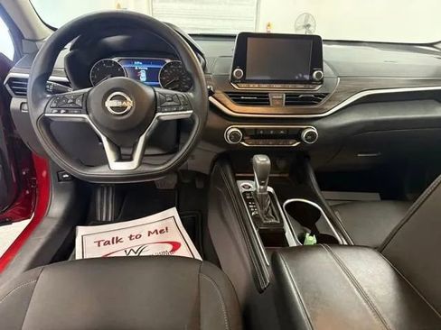 Used 2023 Nissan Altima 2.5 SV FWD image 15