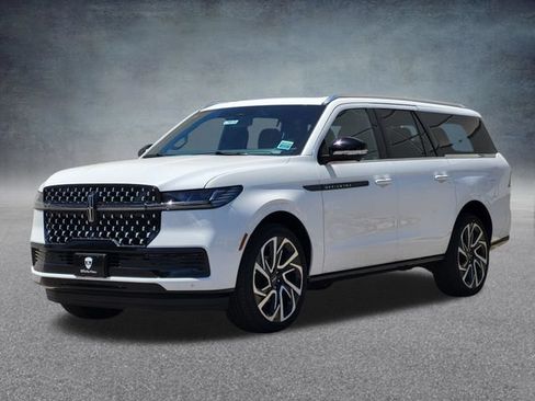 New 2026 Lincoln Navigator L Black Label AWD/4WD image 3