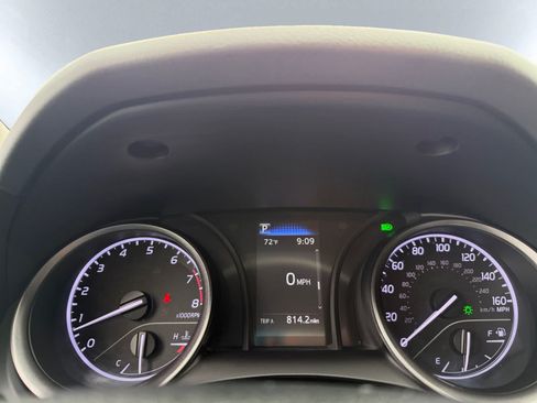 Used 2024 Toyota Camry SE FWD image 5