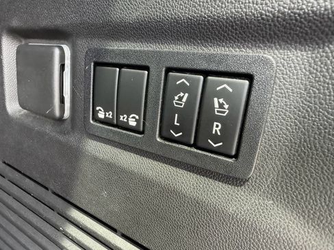 Used 2021 Chevrolet Tahoe Premier AWD/4WD image 44