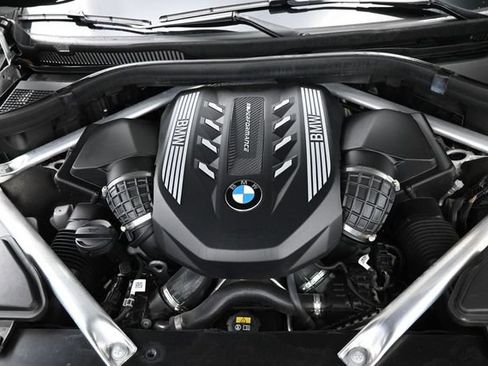 Used 2021 BMW X7 M50i w/ Dynamic Handling Package AWD/4WD image 20