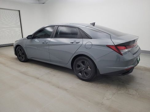 Used 2022 Hyundai Elantra SEL image 3