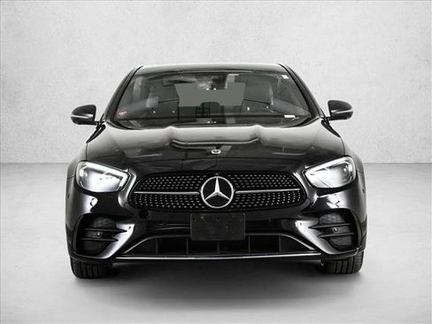 Used 2023 Mercedes-Benz E 350 4MATIC Sedan image 2