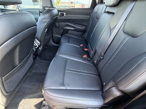 Certified 2025 Kia Sorento S w/ Panoramic Sunroof Package FWD image 28